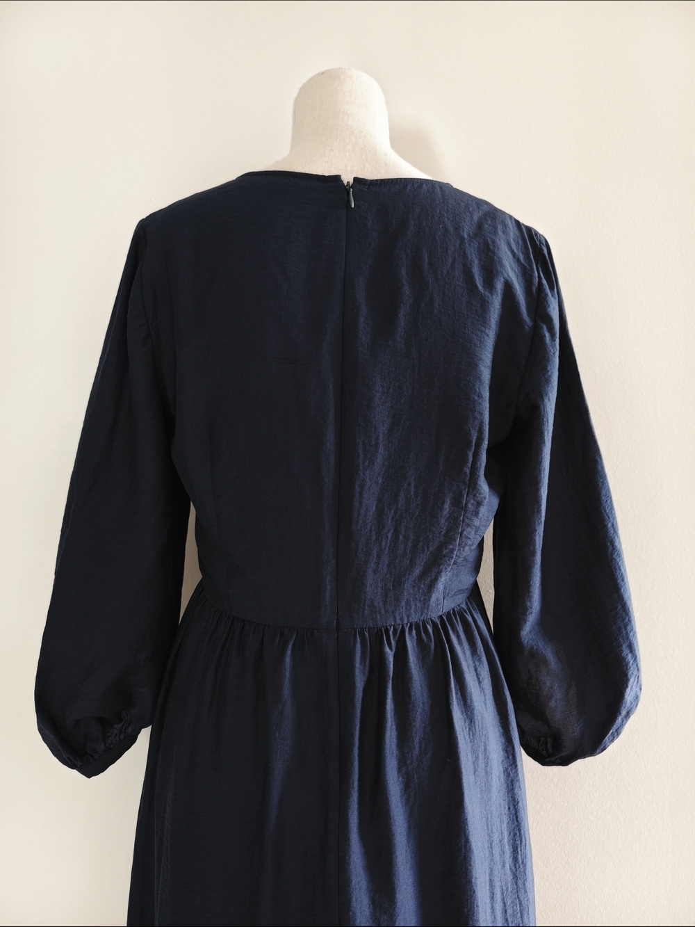 Like New Club Monaco Easy Midi Tiered Dress In Navy - Picture 8 of 16